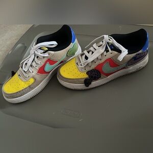 Nike Colorblock Low-Top Sneakers with Patch Details